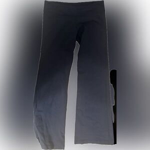 Navy blue Lululemon cropped leggings